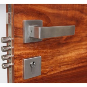 CERRADURA DE SEGURIDAD MULTIPUNTO CERRADURA DE SEGURIDAD MULTIPUNTO